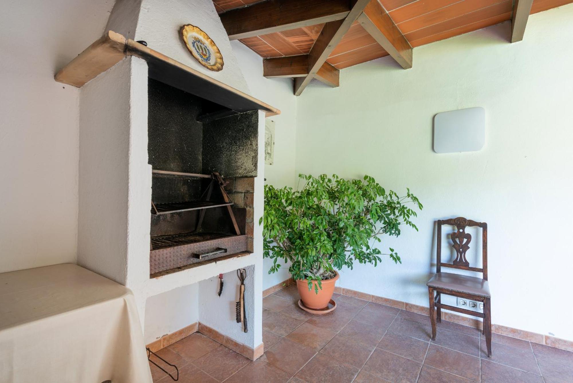 Pont Roma With Pool, Mountain Views & Aircon