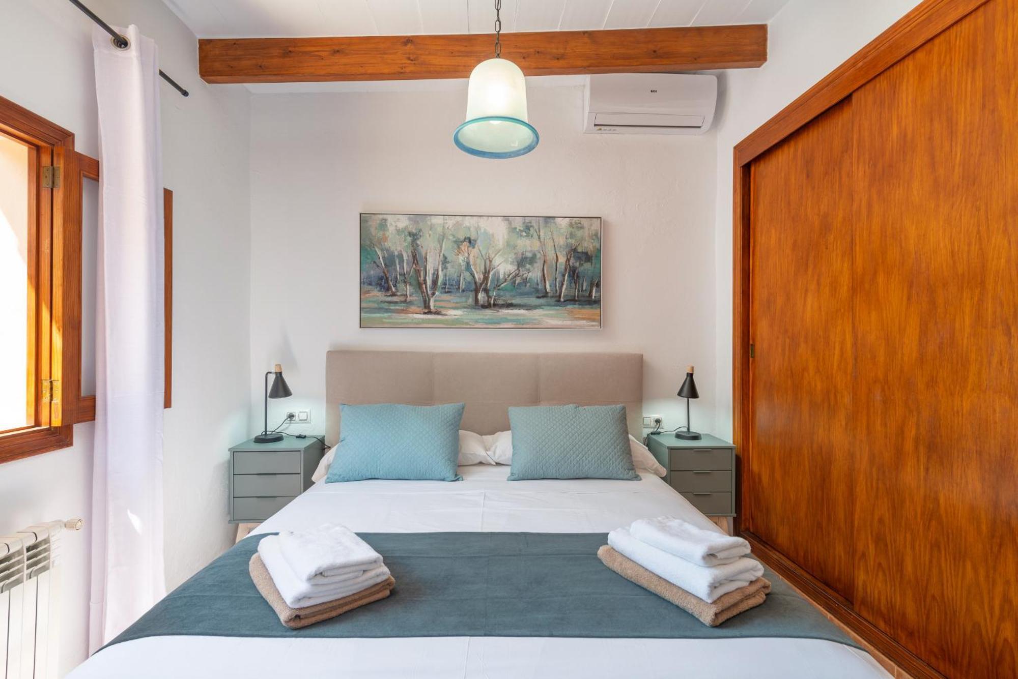 Pont Roma With Pool, Mountain Views & Aircon Ferienhaus *
