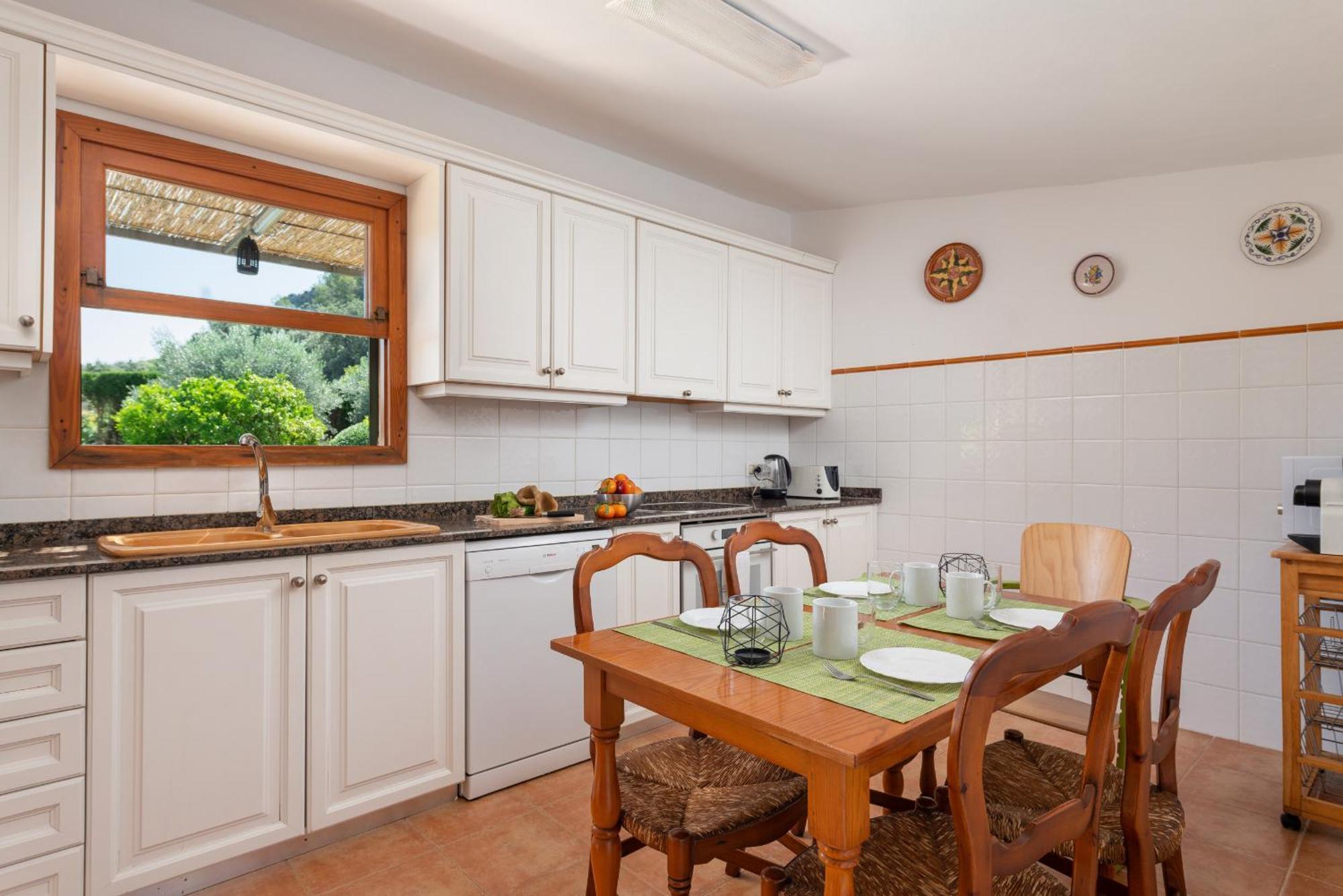 Ferienhaus Pont Roma With Pool, Mountain Views & Aircon