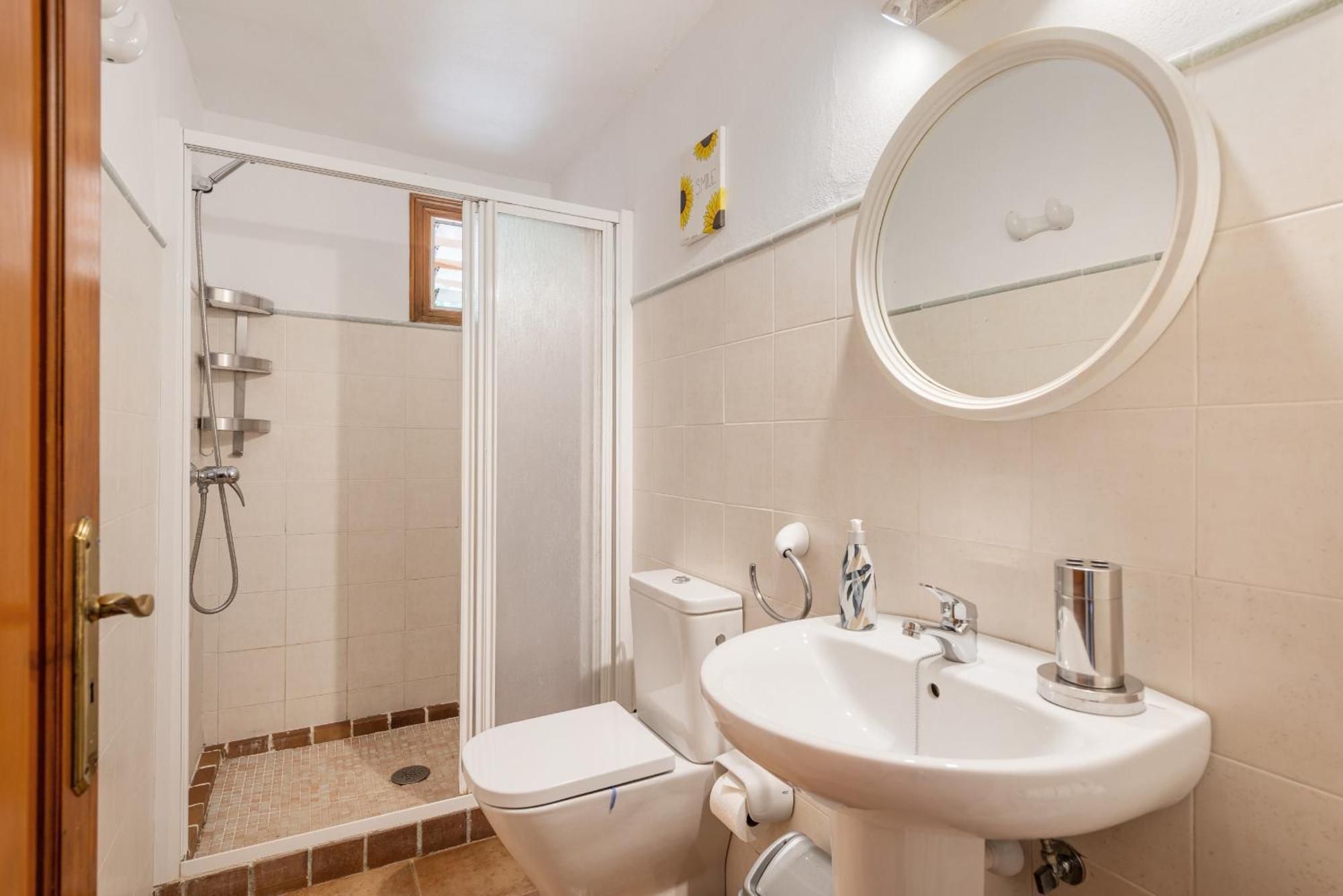Pont Roma With Pool, Mountain Views & Aircon Ferienhaus