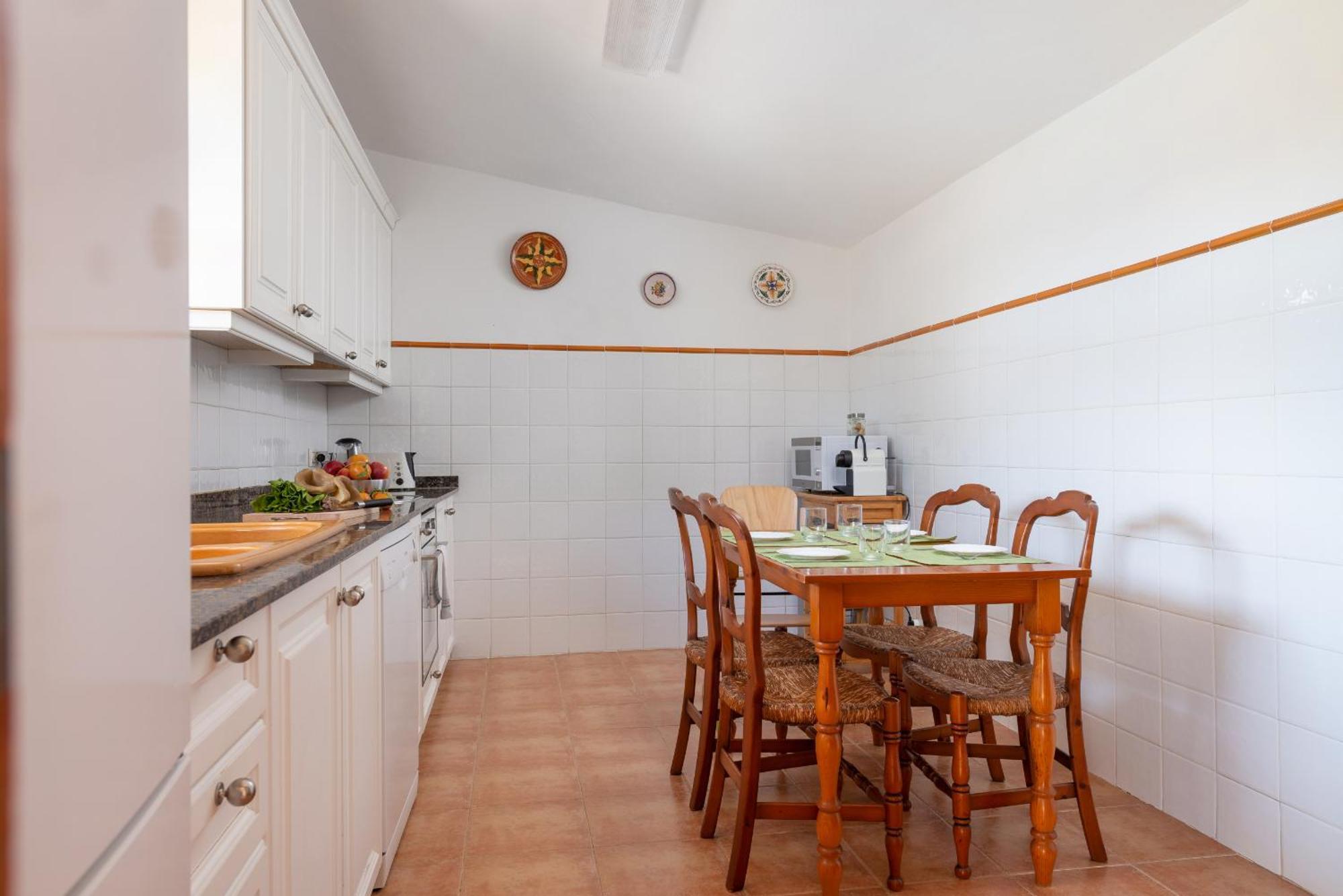 Ferienhaus Pont Roma With Pool, Mountain Views & Aircon *